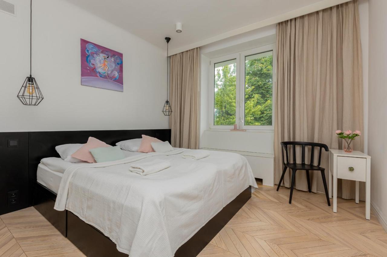 Trendy Apartment Marszalkowska With City View Near Ogrod Saski By Noclegi Renters Warsawa Bagian luar foto